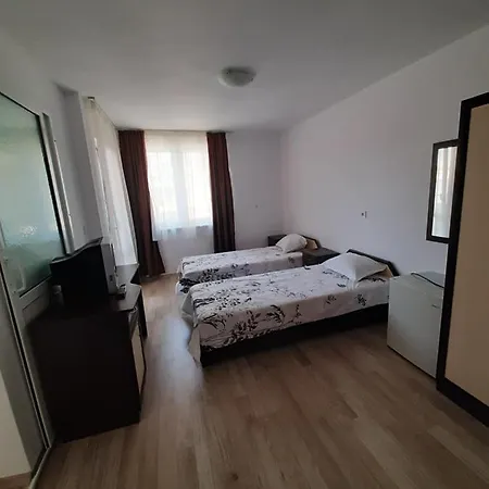 Damyanov 4* רבדה