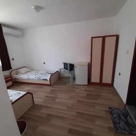 Damyanov בית הארחה רבדה