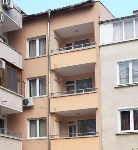 Damyanov 招待所 拉夫达