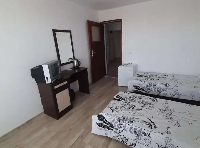 Damyanov 招待所 4*