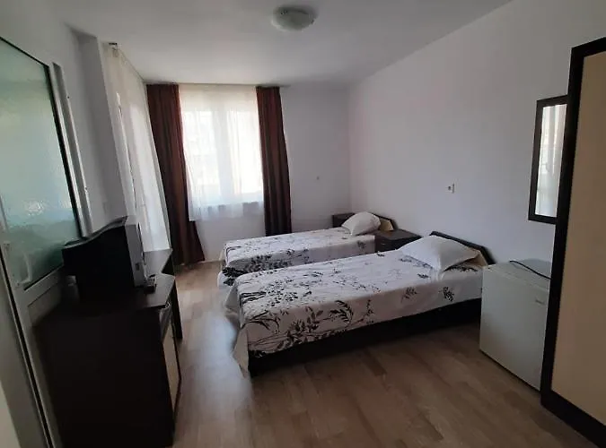 Damyanov 4* 拉夫达