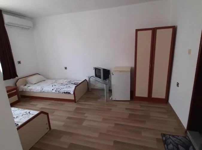 Damyanov 招待所 拉夫达